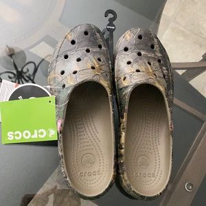 Women’s Crocs- Size 9